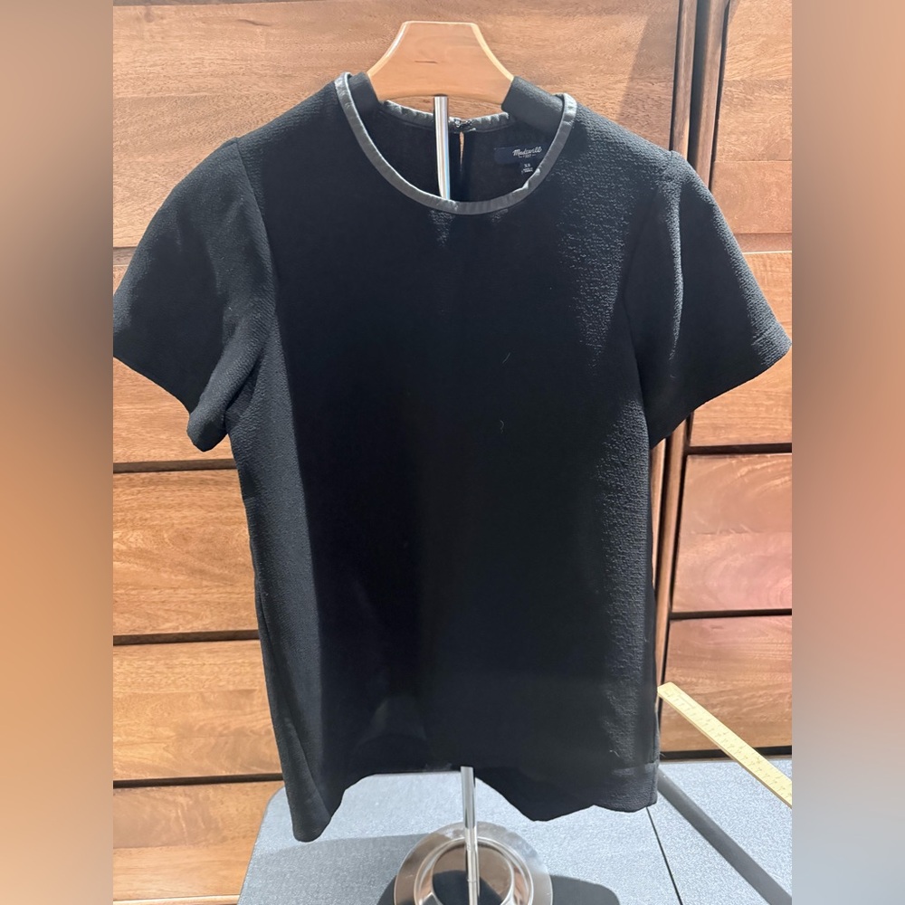 Madewell black short-sleeve top/blouse with leather trim around the collar - Picture 1 of 7